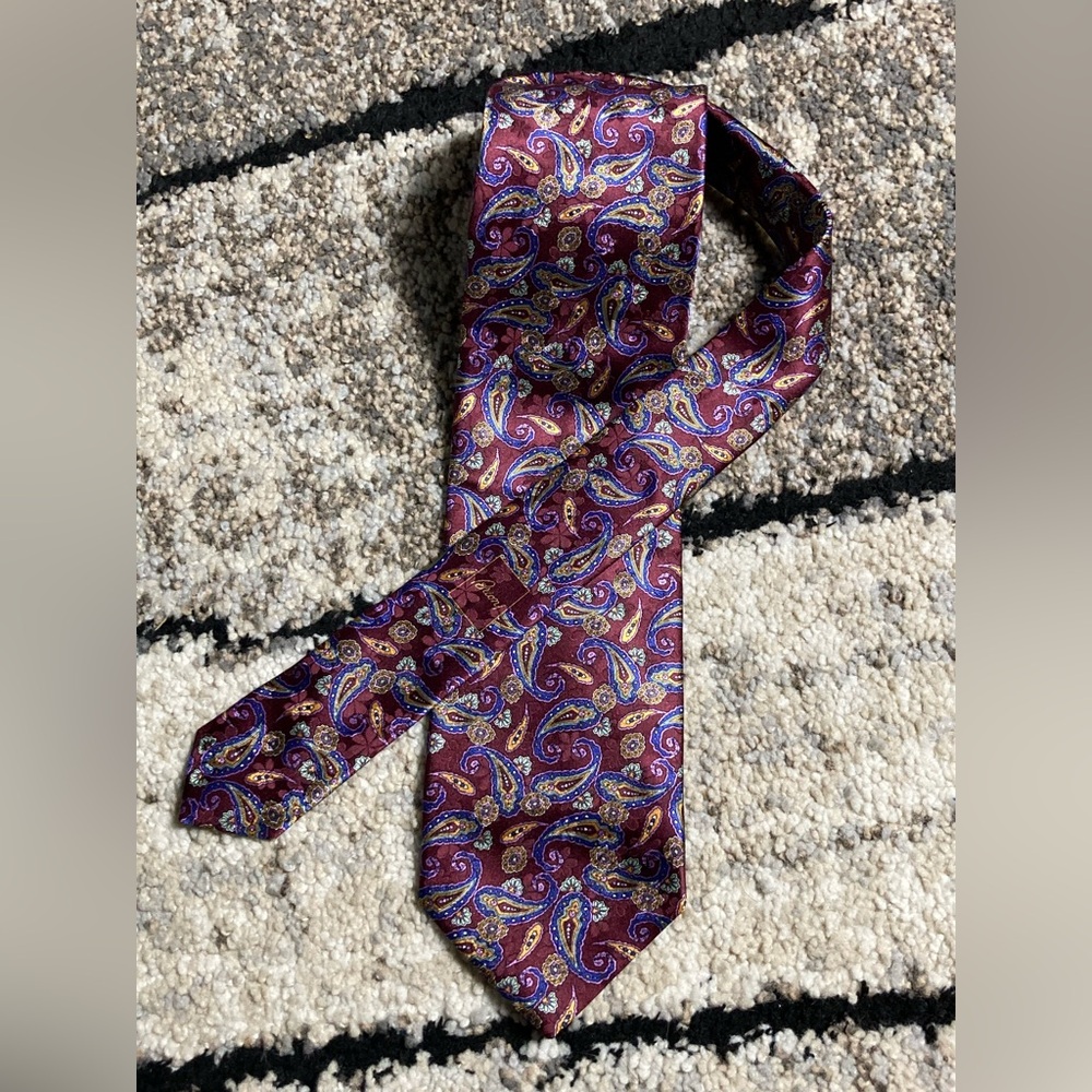 🏇 Brioni Men's Paisley Silk Tie in Burgundy